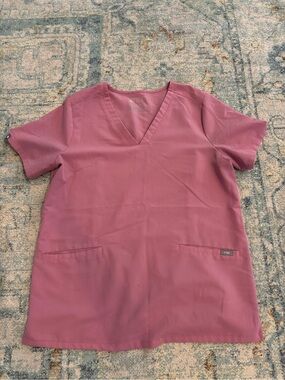 FIGS women’s 2 pocket scrub top